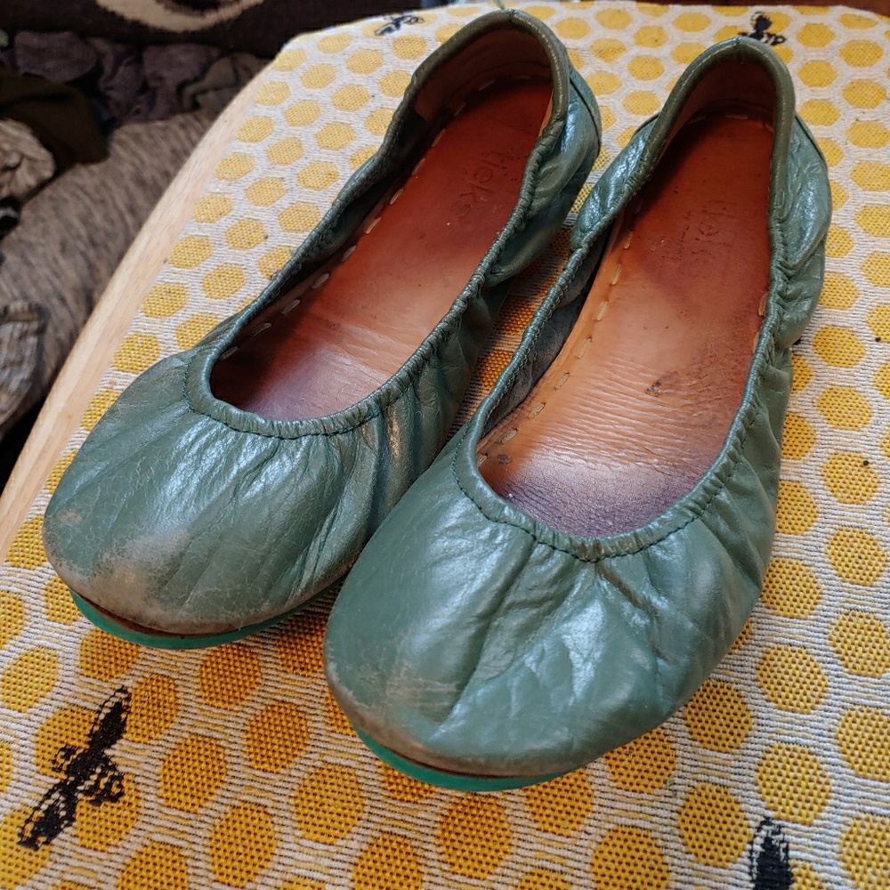 Green Tieks size 9